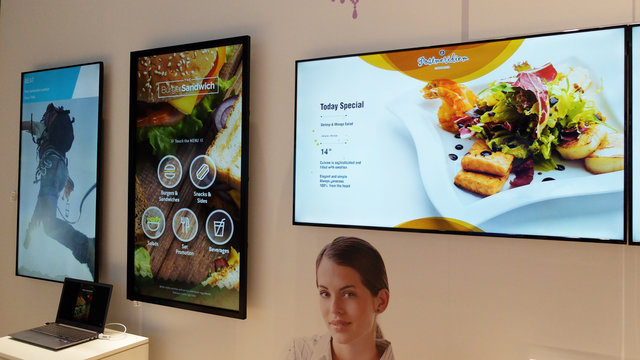 Samsung prezentuje nowe rozwiązania komunikacji marketingowej w przestrzeni publicznej