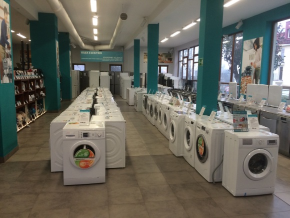 Projekt nowego podatku handlowego uderza w sprzedawców sprzętu RTV i AGD BIZNES, Handel - Polski rynek RTV AGD i sprzętu elektronicznego jest zdominowany przez kilku wielkich graczy, przy których pojedyncze sklepy nie mają żadnej siły przebicia. Szansą – nie tylko na przetrwanie, ale i rozwój – jest współpraca w ramach sieci franczyzowych czy grup zakupowych.