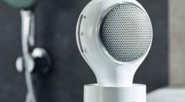 KĄPIEL W RYTMIE ULUBIONEJ MUZYKI Z GROHE AQUATUNES BIZNES, Konsument - Teraz, dzięki głośnikowi prysznicowemu GROHE Aquatunes, każdy prysznic zamieni się w muzyczny spektakl, a letnie dni staną się jeszcze przyjemniejsze.