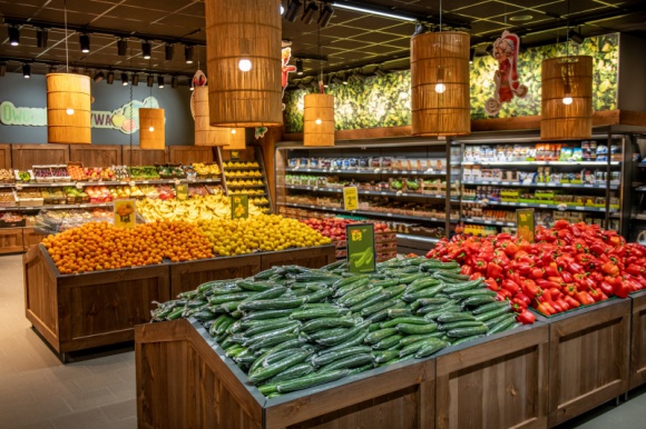 Netto w kolejnych dwóch miastach Polski. Na tym jednak nie koniec BIZNES, Handel - 5 grudnia sieć handlowa Netto otworzyła swoje dwa kolejne sklepy – tym razem przyszedł czas na Bytom i Oławę. Dla detalisty priorytetem nadal pozostają potrzeby i komfort klientów, dlatego nowo otwarte placówki będą funkcjonowały zgodne z założeniami konceptu 3.0.