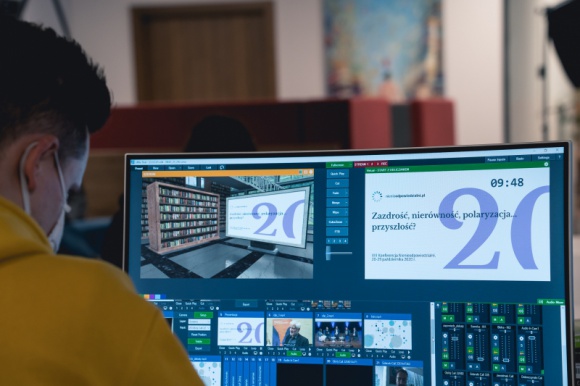 Zazdrość oczami Polaków BIZNES, Konsument - 44 proc. Polaków przyznaje, że przynajmniej czasami odczuwa zazdrość, 41 proc. wskazuje, że tej emocji doświadcza rzadko i tyle samo uważa się za trochę zazdrosnych – wynika z badania „Polacy o zazdrości”, przeprowadzonego na zlecenie Fundacji Nienieodpowiedzialni.