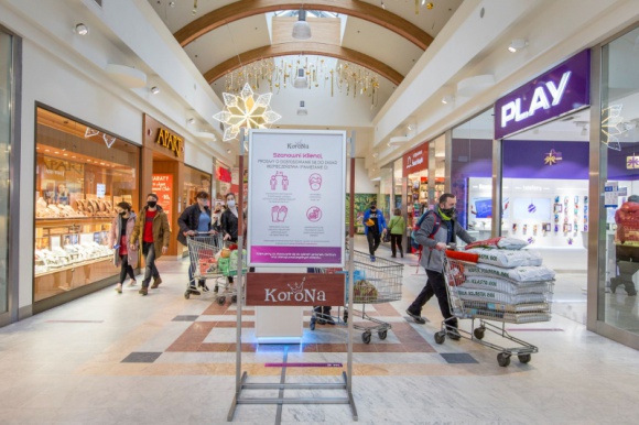 W Centrum Korona rusza walentynkowa promocja! Handel, BIZNES - „Wichrowe wzgórza”, „Emma”, „Pamiętnik”, „365 Dni” oraz inne piękne powieści o miłości mogą odebrać zupełnie za darmo klienci Centrum Korona, którzy zrobią zakupy w dniach 12-13 lutego. To może być idealny upominek na walentynki dla swojej drugiej połówki i nie tylko!