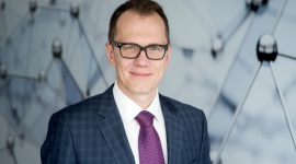 Fotowoltaika a opłata mocowa Energetyka, BIZNES - Opłata mocowa weszła w życie z dniem 1 stycznia 2021 roku. Jak jednak wygląda świadomość konsumentów na temat nowej opłaty? Z czym się wiążą wzrosty opłat za energię oraz czy istnieje perspektywa aby uniknąć zwiększonych kosztów? Ekspert Alians OZE podpowiada.