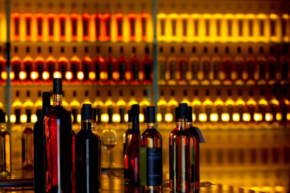 Prawo, BIZNES - Jeśli zamierzasz sprzedawać alkohol musisz uzyskać stosowne zezwolenie. Bez niego nie możesz handlować trunkami ani w sklepie, ani w restauracji. Podpowiadamy, co zrobić, by uzyskać stosowny dokument., Sprzedaż alkoholu – jakie formalności? Prawo, BIZNES - Jeśli zamierzasz sprzedawać alkohol musisz uzyskać stosowne zezwolenie. Bez niego nie możesz handlować trunkami ani w sklepie, ani w restauracji. Podpowiadamy, co zrobić, by uzyskać stosowny dokument.